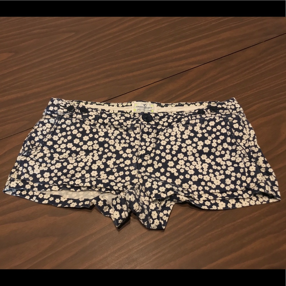 American Eagle Shorts (Flower Pattern) Size 4